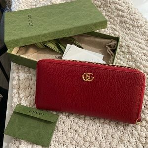 Authentic Gucci Red Marmont Zipper Wallet